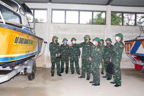 Quân khu 4 kiểm tra công tác ứng phó với bão số 5 tại Quảng Trị