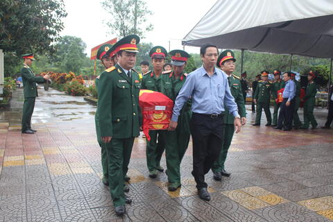 Truy điệu, an táng 08 hài cốt liệt sĩ tại huyện Cam Lộ, tỉnh Quảng Trị