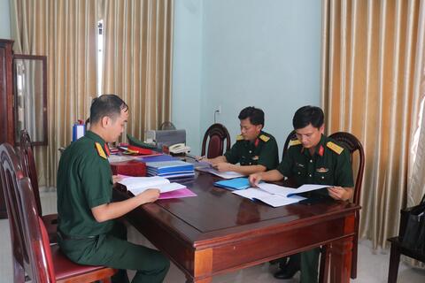 Bộ CHQS Quảng Trị, kiểm tra toàn diện 6 tháng đầu năm tại Ban CHQS huyện Hướng Hóa và Đakrông.