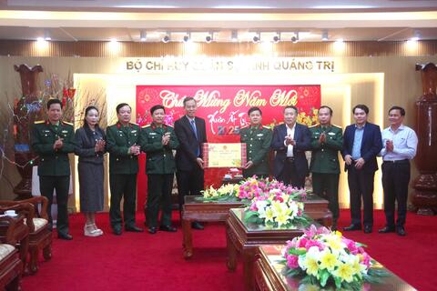Lãnh đạo tỉnh thăm, chúc Tết cán bộ, chiến sĩ Bộ CHQS tỉnh Quảng Trị