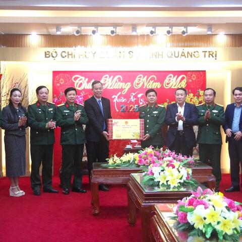 Lãnh đạo tỉnh thăm, chúc Tết cán bộ, chiến sĩ Bộ CHQS tỉnh Quảng Trị