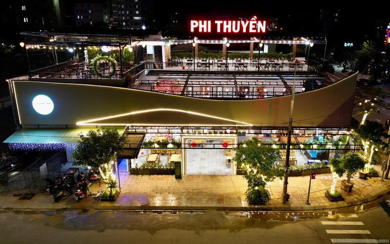 Nhà hàng thuyền nổi Phi Thuyền