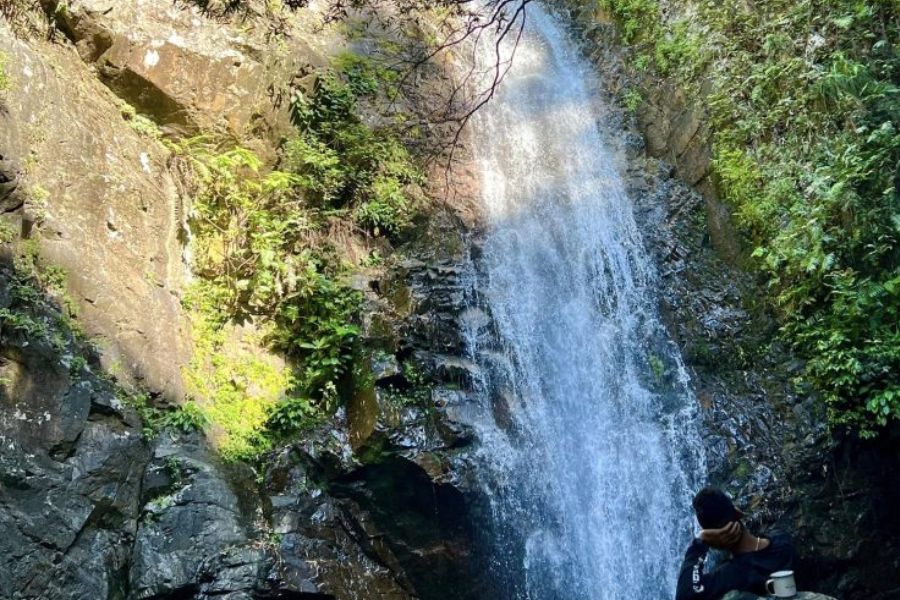 Tắm thác Ba Vòi
