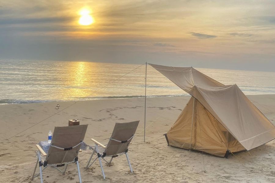 Cắm trại và đón bình minh trên biển Triệu Lăng