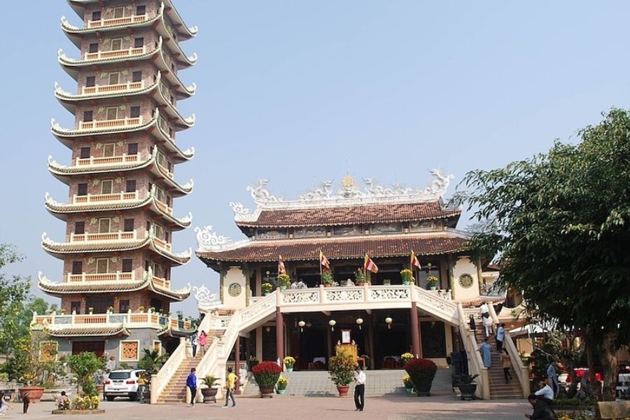 Bảo tháp Giác Nhiên chùa Cam Lộ