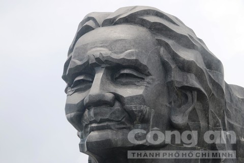 Chân dung Bà mẹ Việt Nam anh hùng lấy nguyên mẫu từ mẹ Thứ