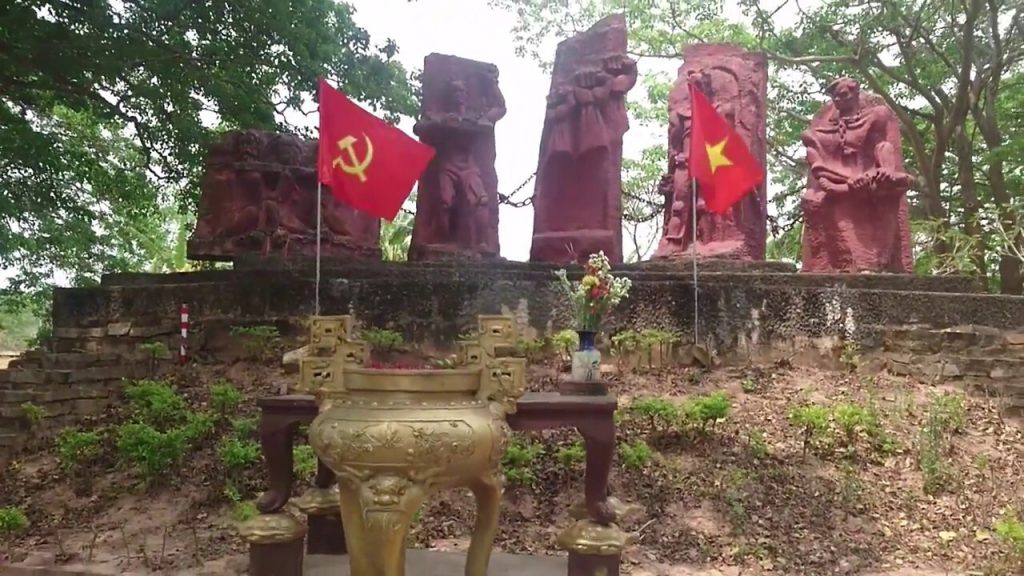 Di tích nhà tù Lao Bảo