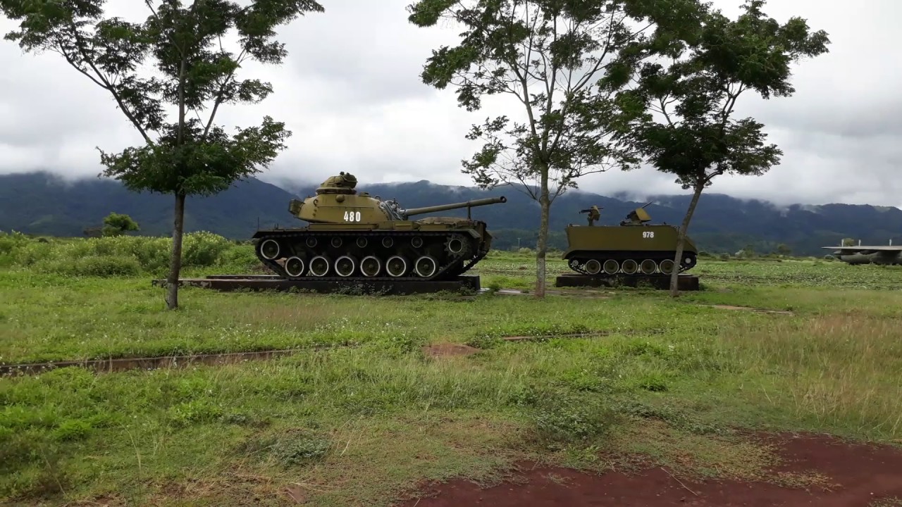 Xe tăng tại Sân bay Tà Cơn