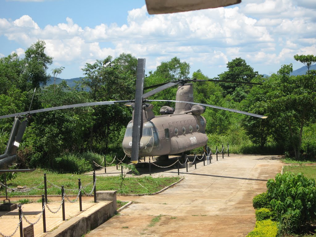 Hiện vật máy bay tại Sân bay Tà Cơn