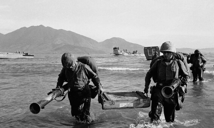 Quân Mỹ đổ bộ vào Đà Nẵng năm 1965